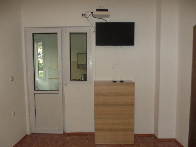 Others 3, Apartmani Tomovic