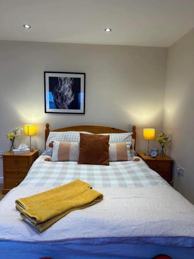 Bedroom 2, Luton Town House Near Airport, Luton