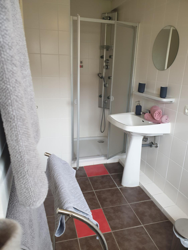 Bathroom 15