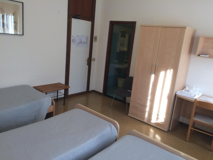 Bedroom 5, Casa per ferie Al Centro, Belluno