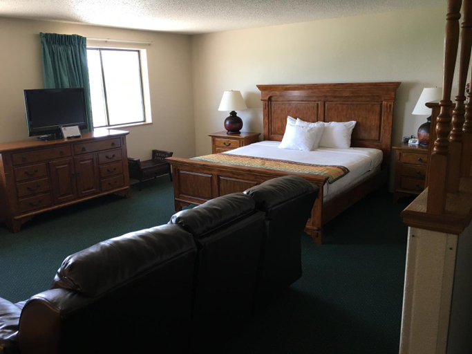 Others 5, Cassville Four seasons inn & suits, Barry