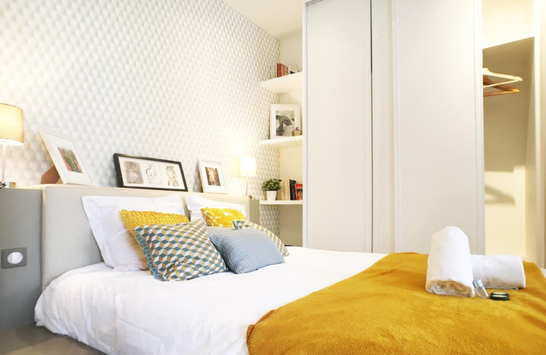Bedroom 1, Croix Rousse Prestige - Lyon Centre - Majord'Home, Rhône