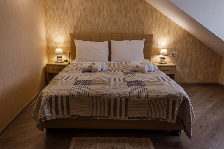 Bedroom 2, Hostynnyy Dvir, Stryis'kyi