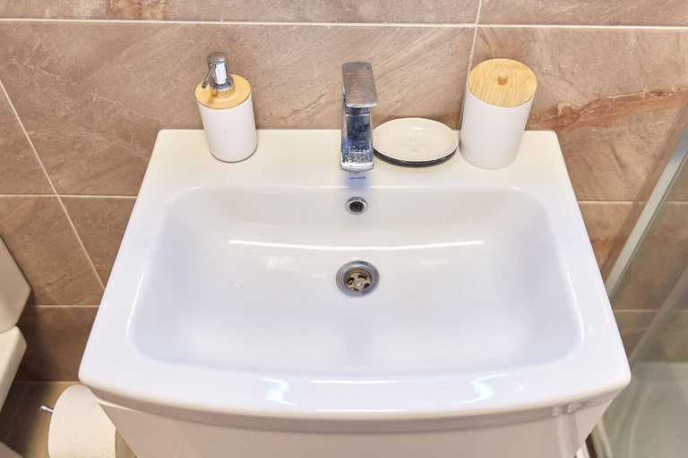 Bathroom 2, Apartament Marumbi by ALZ, Navodari