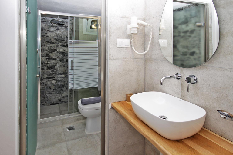 Bathroom 3, Aqua Marine 2, Central Macedonia