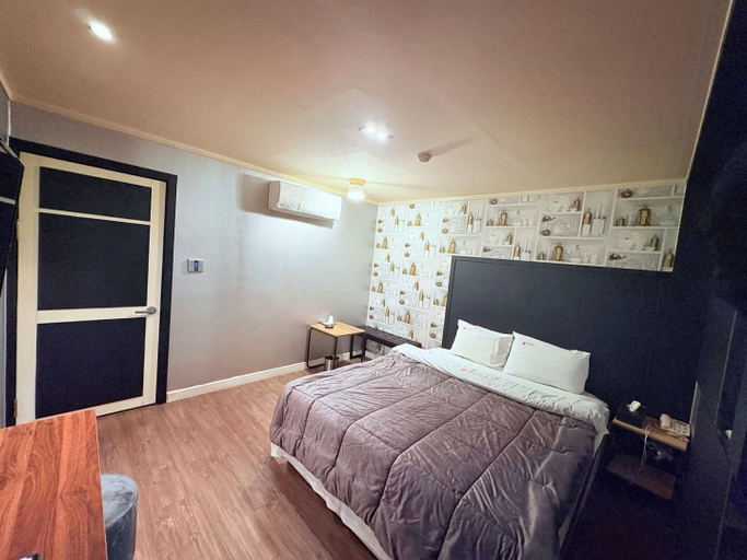 Bedroom 3, sharp motel, Jeju