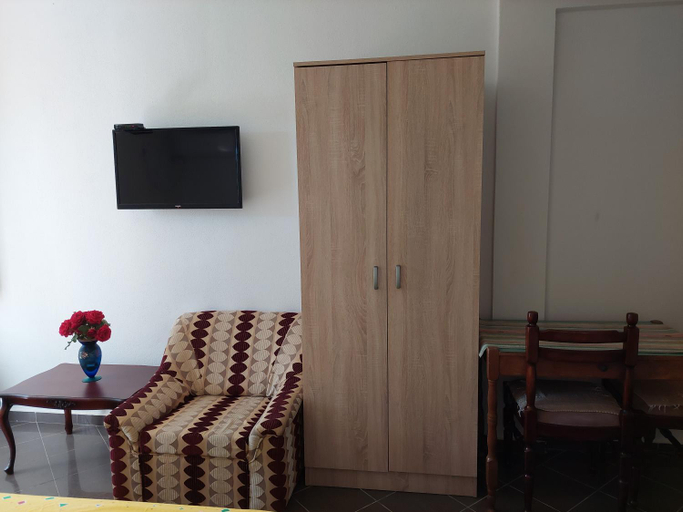 Others 5, Apartments Ivana