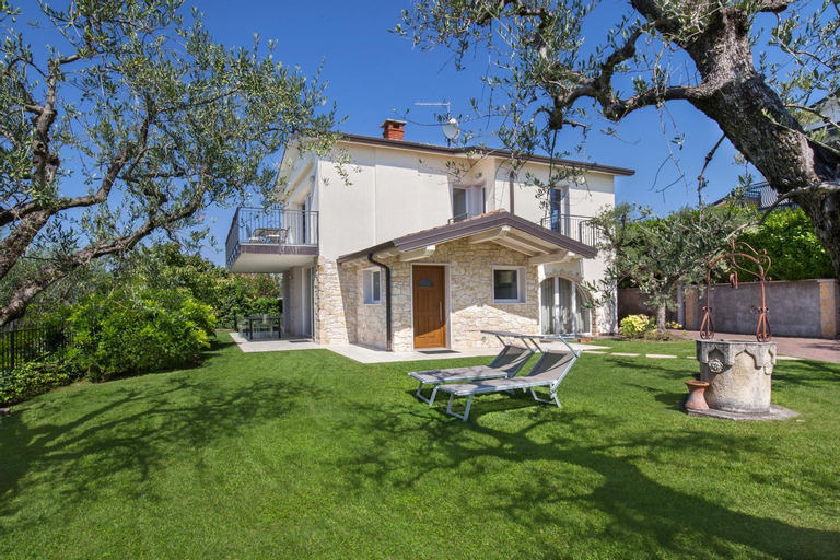 Villa Lisi With Pool, Verona