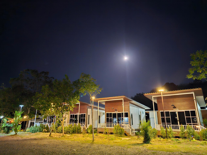 Others 5, MOON LAKE RESORT, Than To