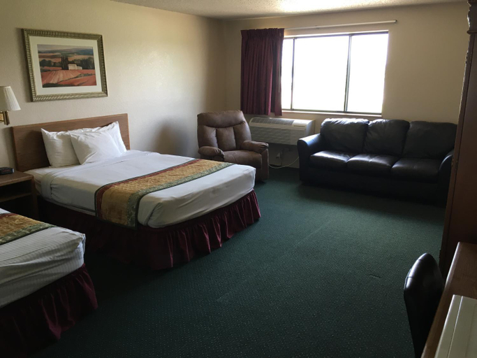 Others 5, Cassville Four Seasons Inn & Suites, Barry