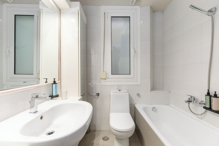 Bedroom 5, Infinity & Beyond seafront apartments, Central Macedonia