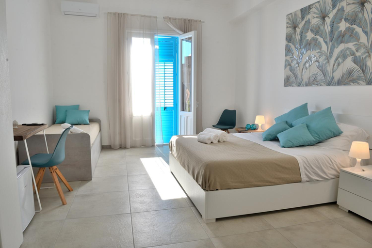 Others 5, Marico B&B, Trapani