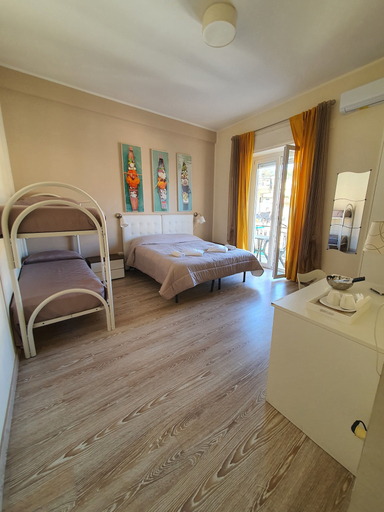 Bedroom 2, 4Rooms Guest House Salerno, Salerno