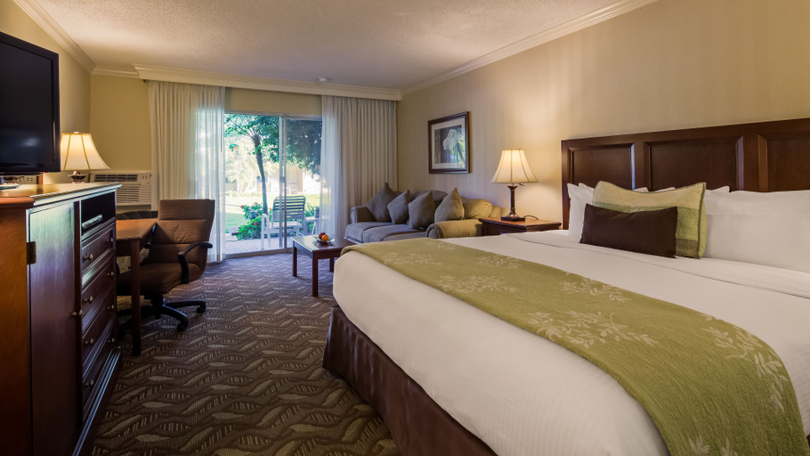 Bedroom 4, FOUND Hotels, Santa Barbara, Series by Marriott, Santa Barbara
