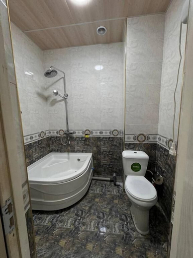 Bathroom 5, Humoyunshox Hotel, Tomdi