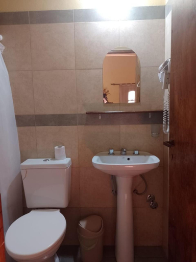 Bathroom, El Rancho de Manolo, Molinos