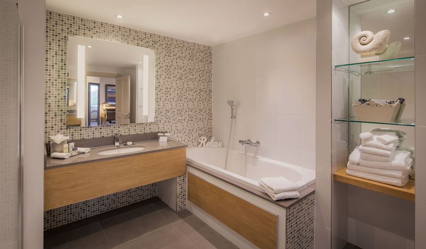 Bathroom 4, Clayton Hotel Burlington Road, Dublin