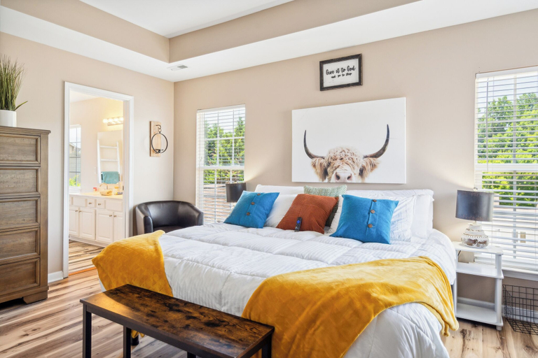 Bedroom 3, Arcade Kid Friendly Firepit Grill HotTub, Forsyth