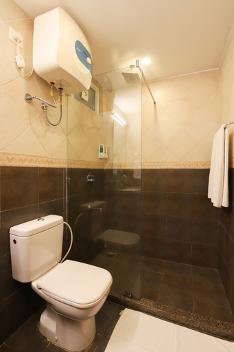 Bathroom 2, Alaya Stays Veera Strand Park 2BHK Apts, North Goa