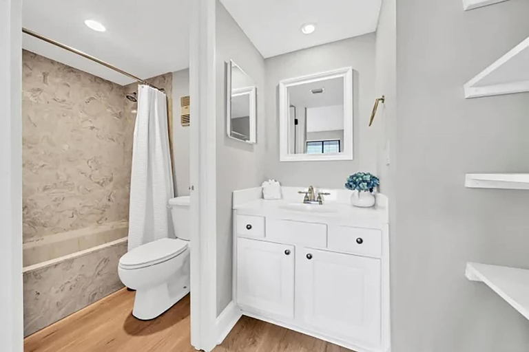 Bathroom 3, Sundestin 518, Okaloosa