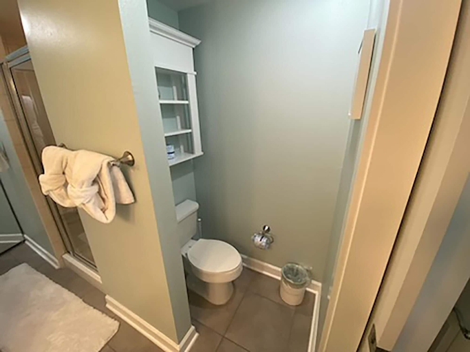 Bathroom 4, Grand Panama 1-608, Bay