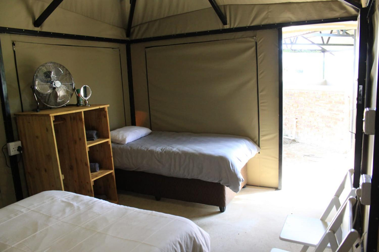 Others 3, Casa Cara Resort, Fezile Dabi