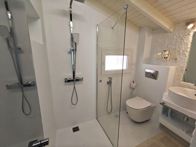 Bathroom 4, Luna Luxury Apartment in Polychrono, Central Macedonia