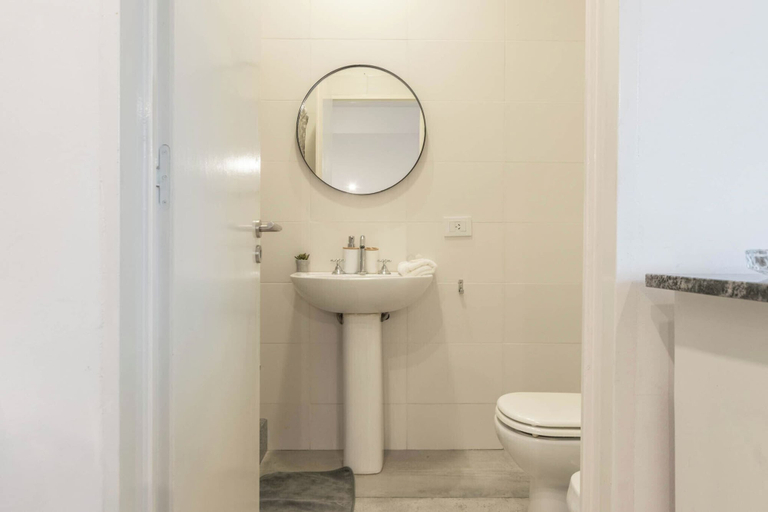 Bathroom, MOT Libertador 6300, Distrito Federal