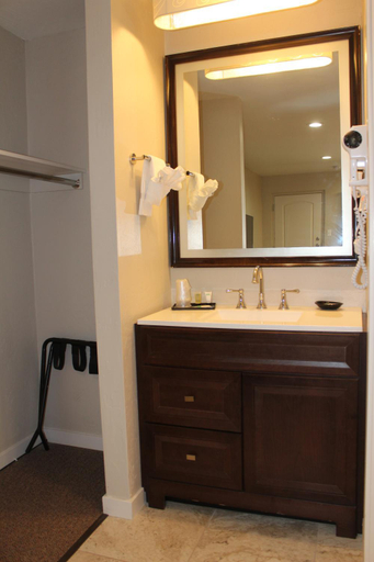 Bathroom 3, Bell & Main Alamosa Studio Suite-Walking distance to downtown, Alamosa