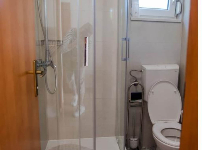 Bathroom 3, Apartmani Martinović, Gradac