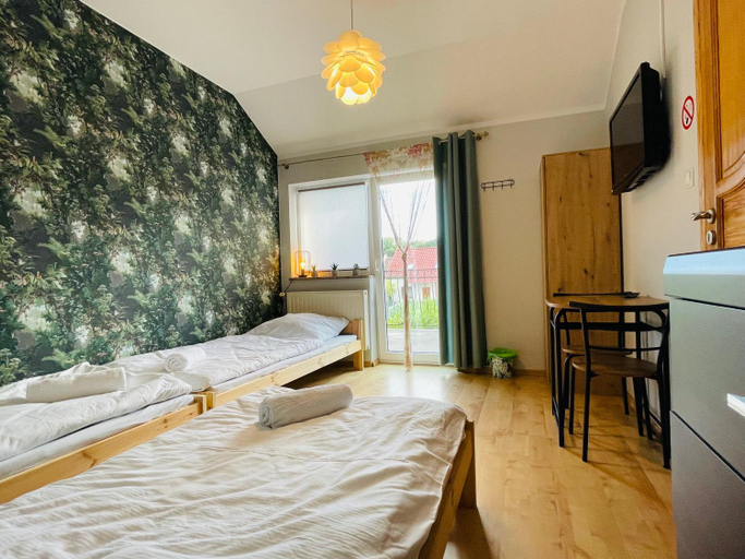 Others 2, Hostel Dalia, Zielona