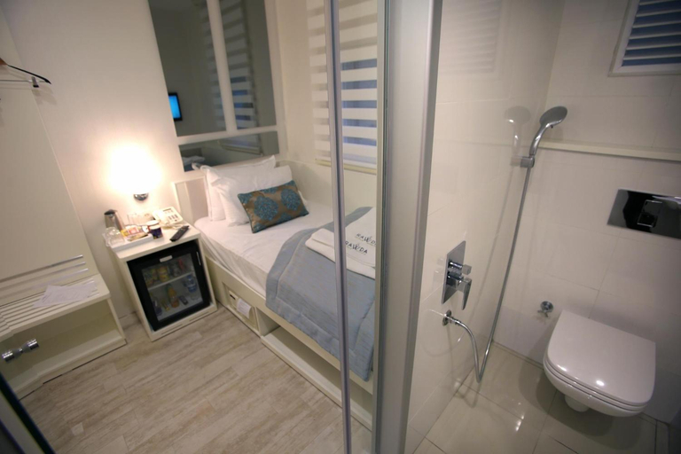 Bathroom 3, Rawda Hotel Bakirkoy, Bakırköy