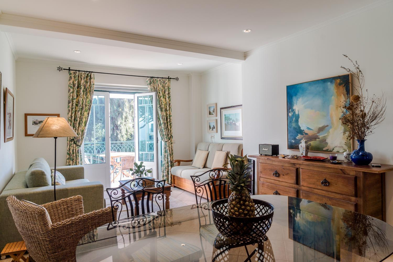 Others 2, Pine Cliff Apartment by The Portuguese Butler, Albufeira