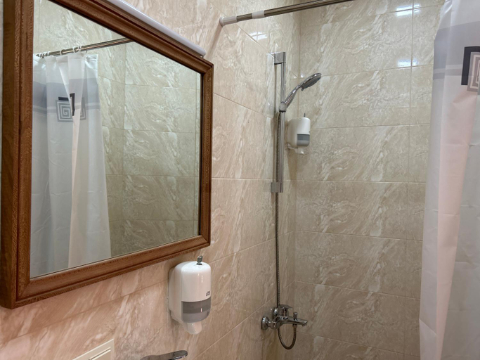 Bathroom 2, Saryan Guesthouse