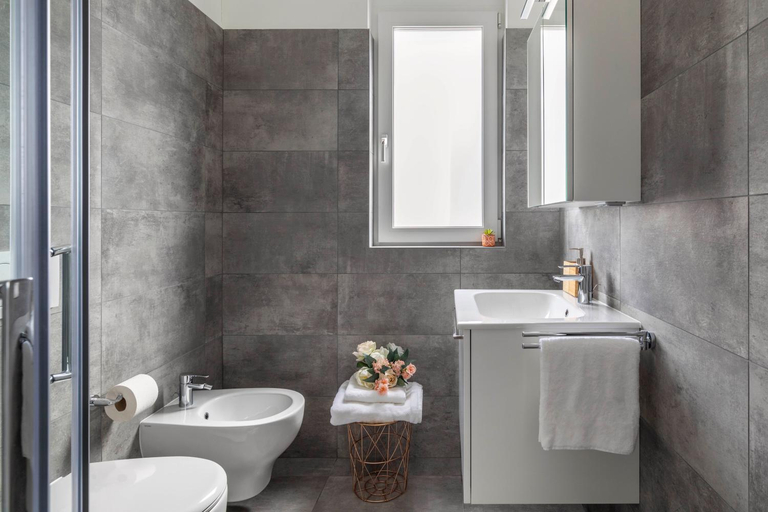 Others 2, Lugano Superior Suites - Free Parking, Lugano