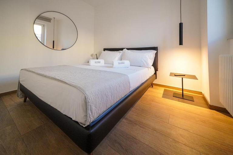 Others 3, Run House 07 Rooms & Apartments, Bari