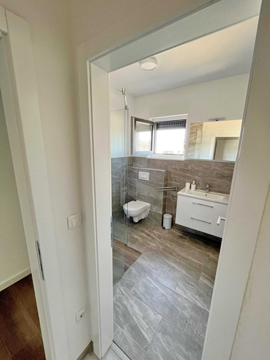 Bathroom 4, Villa Zuzul, Podbablje