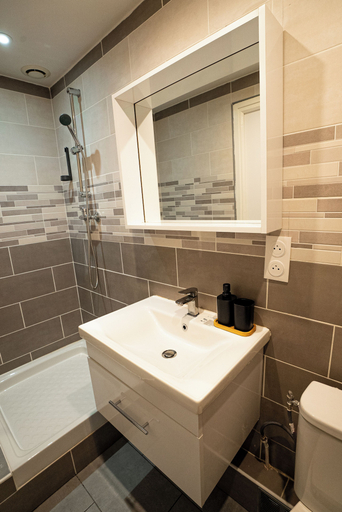Bathroom 5, BREEZE HOTEL, Pas-de-Calais