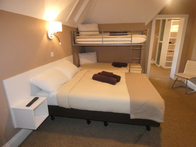 Others 5, The Charlesworth, Poole