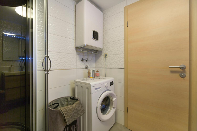 Others 4, Apartment Masuni, Split