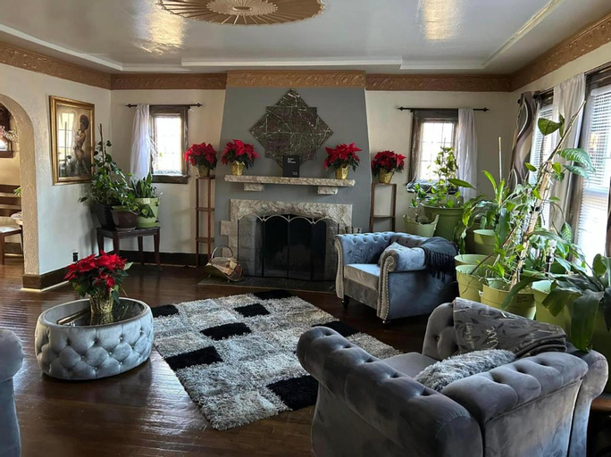 Marygrove Manor, Wayne
