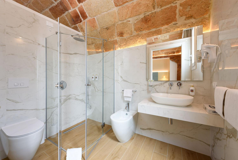 Bathroom 4, Andromeda Hotel, Trapani