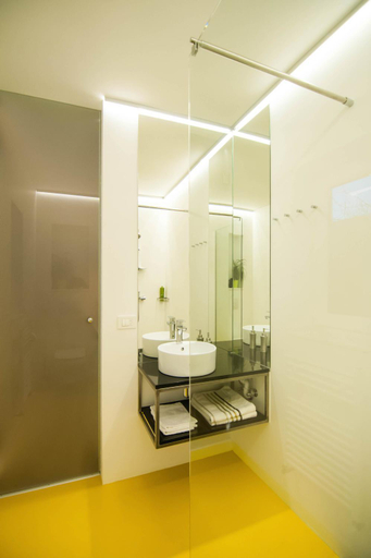 Bathroom 2, Garden House, Timisoara