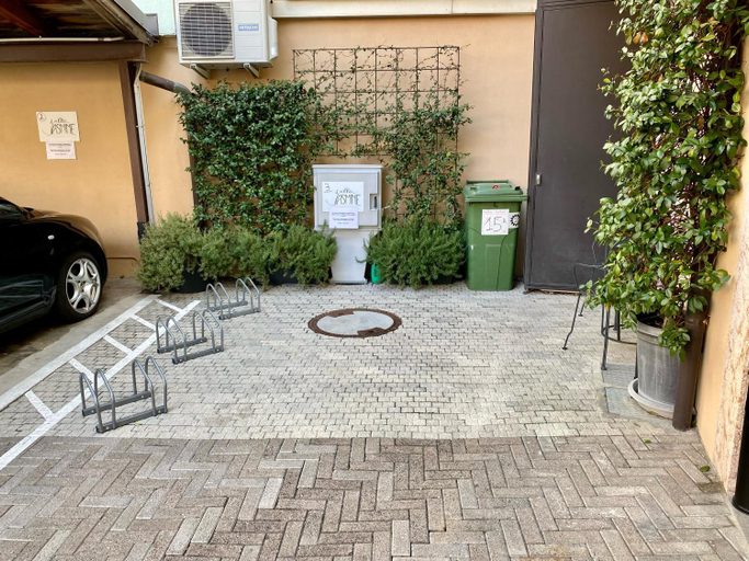 Others 3, Villa Jasmine, Bolzano