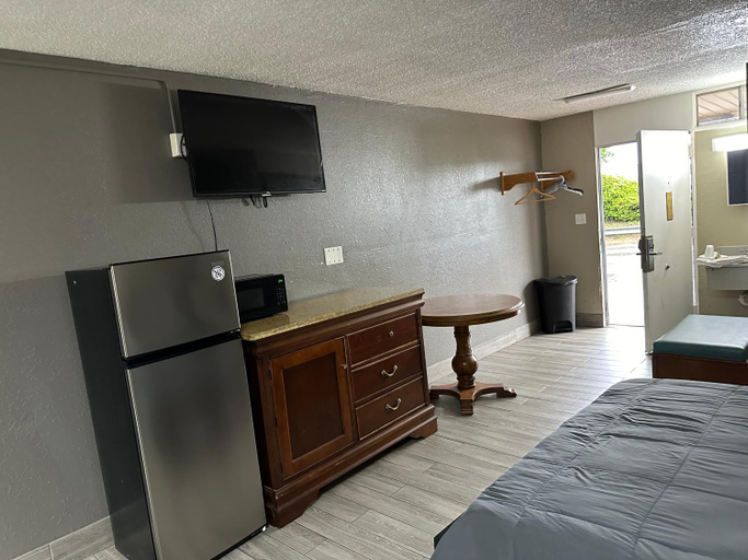 Bedroom 3, Bravo Inn Greensboro, Guilford