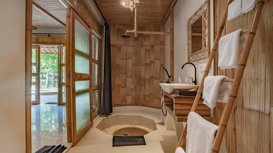 Bathroom 4, Pravasa Gili Resort by KajaNe, Lombok