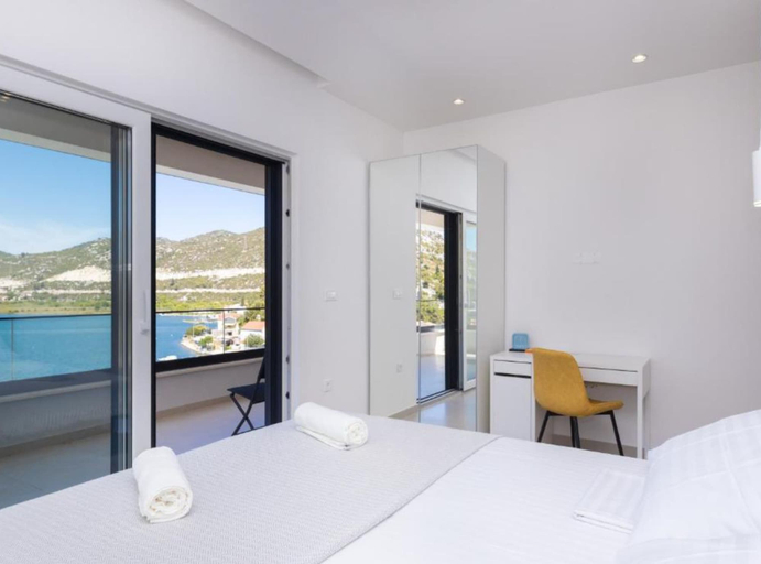 Bedroom 4, Luxury Villa Navis, Ploče