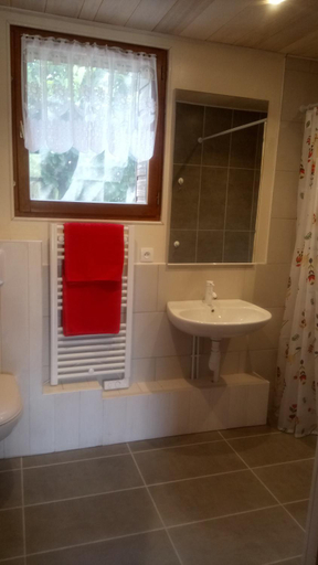 Bathroom 2, Paysannerie des Versanes - Chambre et gite a la ferme, Lot
