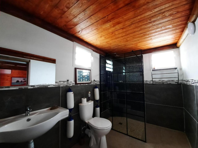 Bathroom, Gite INDIA, Port-Louis