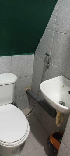 Bathroom 14